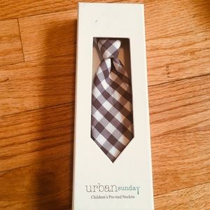 NWT Urban Sunday pre-tied necktie